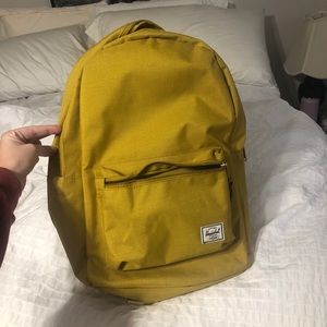 mustard yellow herschel backpack, barely worn